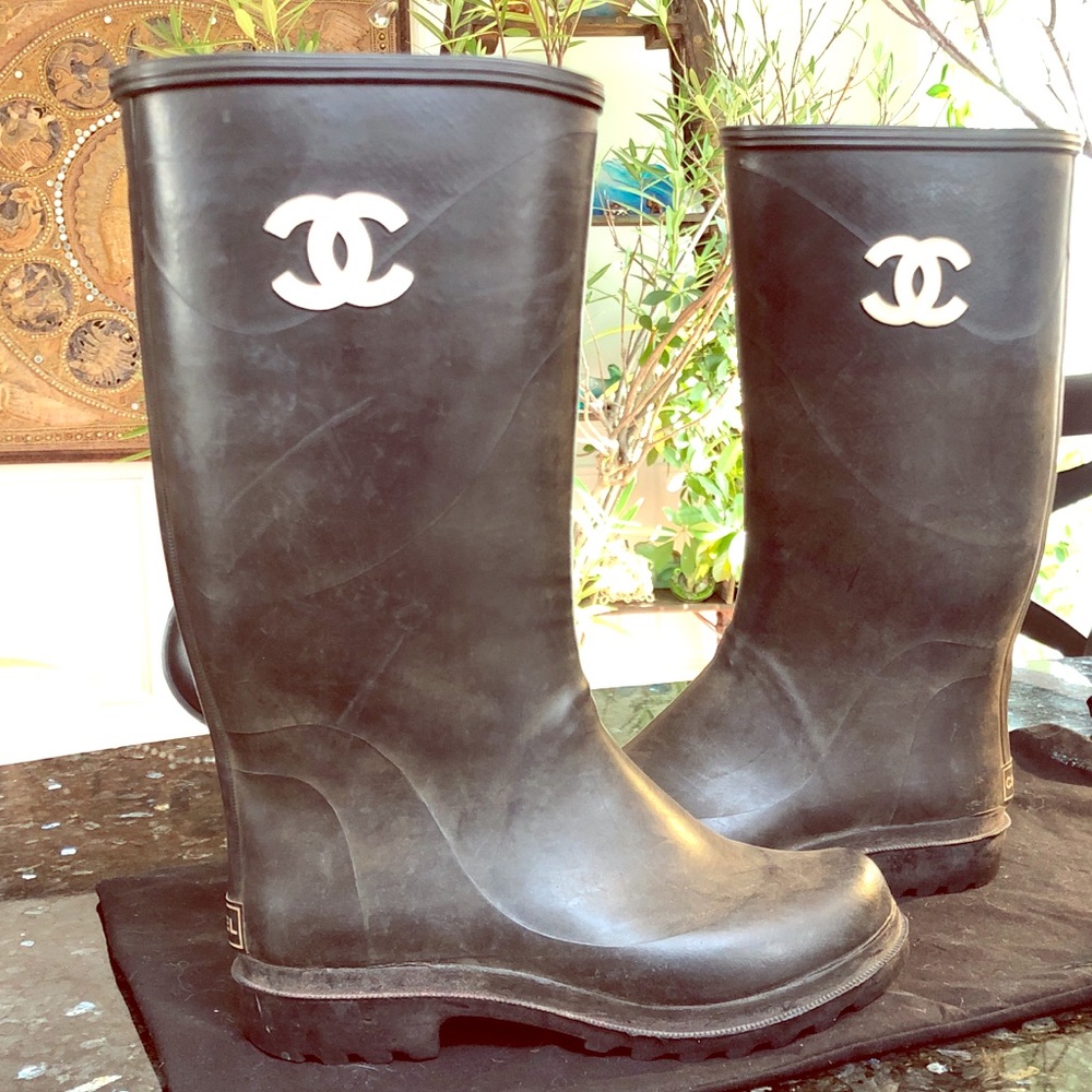 Brand new Authentic Chanel limited addition boots